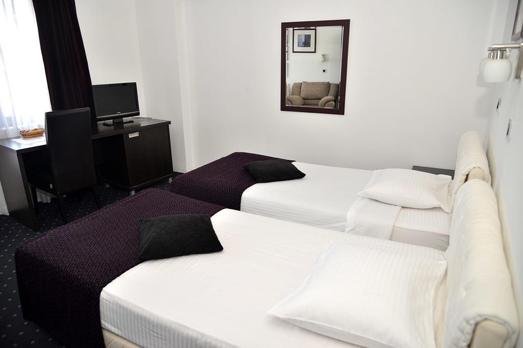 Guest House Amico Vranje Rom bilde